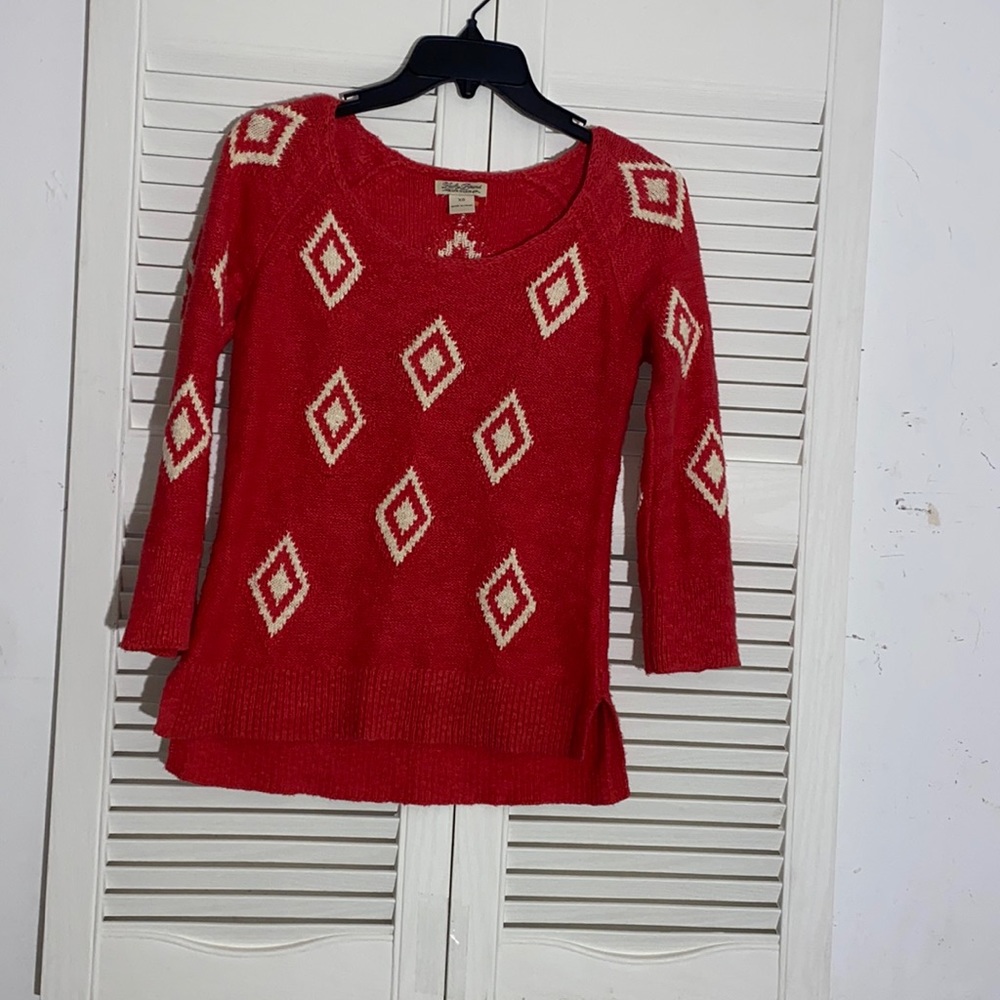 Ladies lucky brand sweater orange and white diamond shapes
